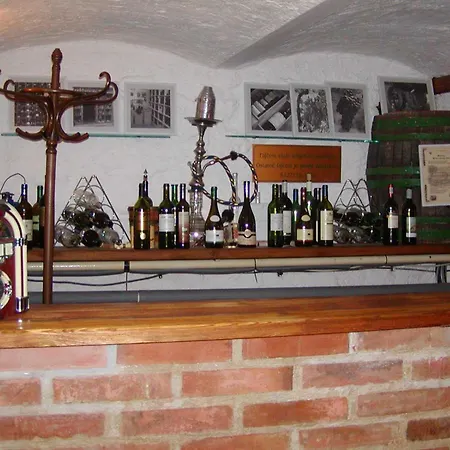 Victoria - & Restaurant