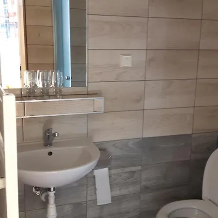 Victoria - & Restaurant *