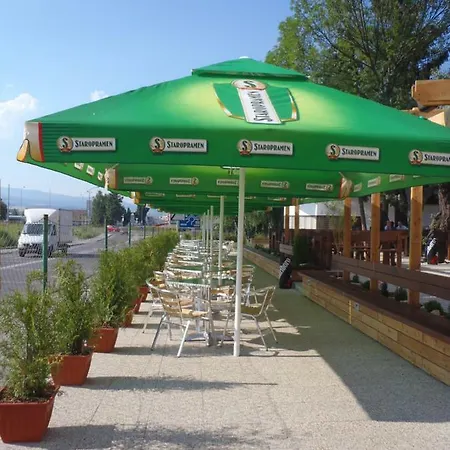 Victoria - & Restaurant *